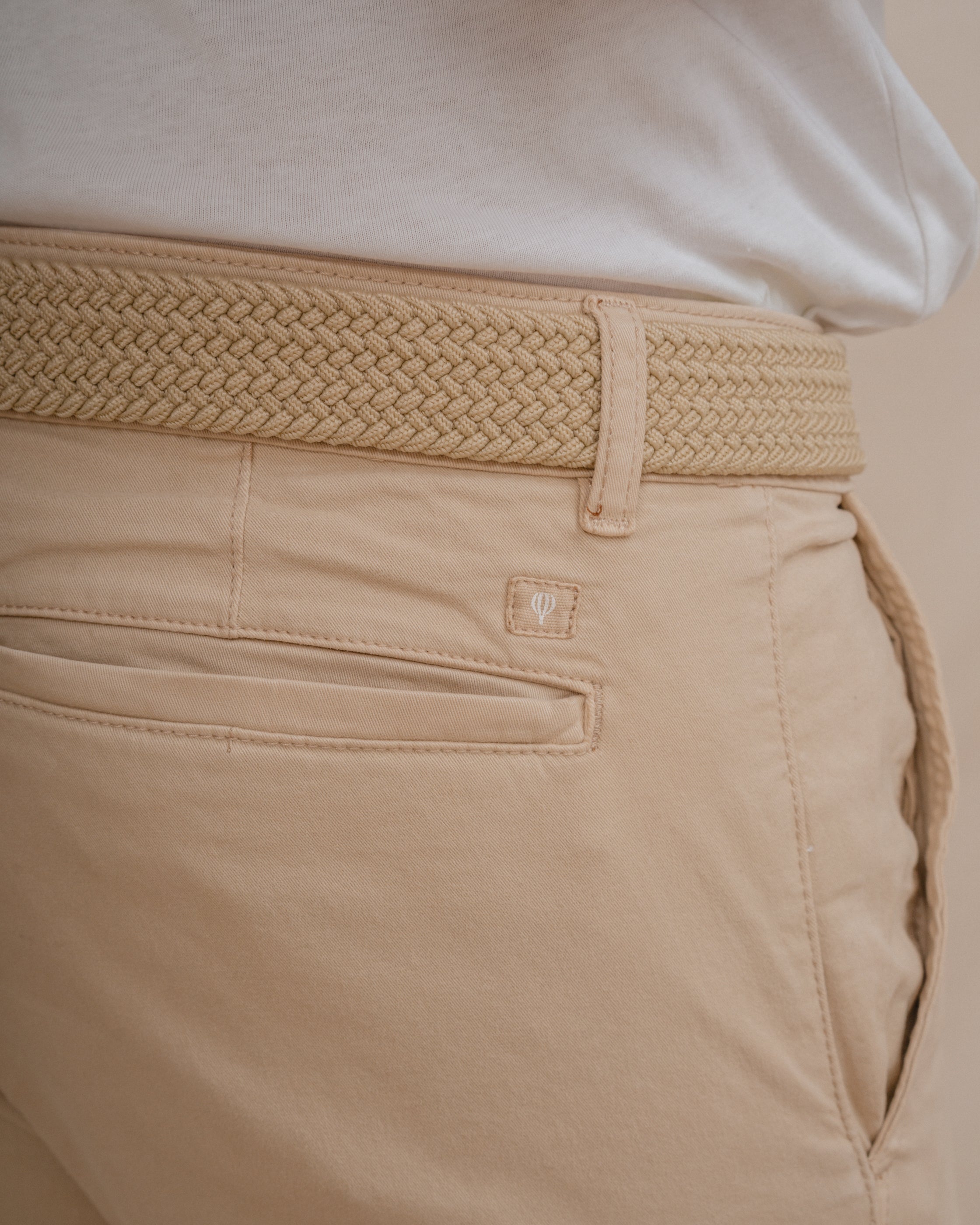CHINO BÁSICO SLIM CAMEL