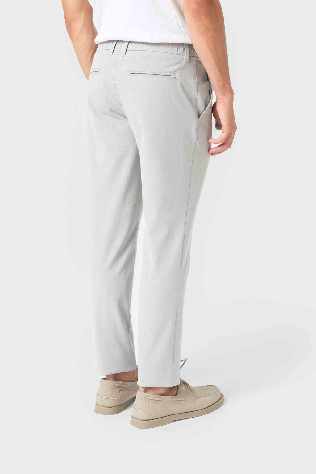 PANTALÓN CASUAL GOMA VESTIR GRÍS