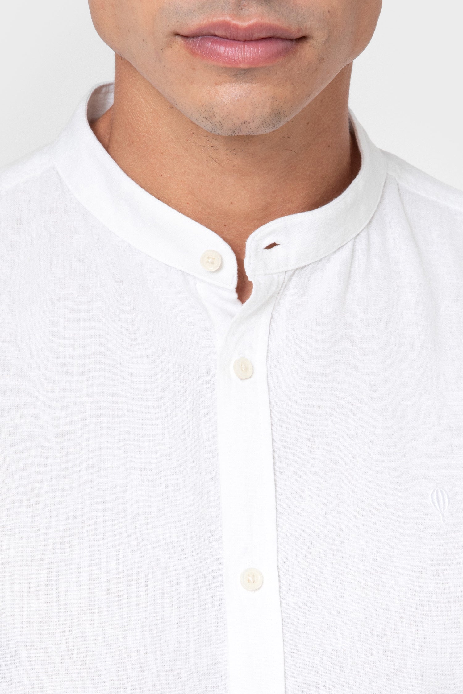 CAMISA LINO BLANCA CUELLO MAO