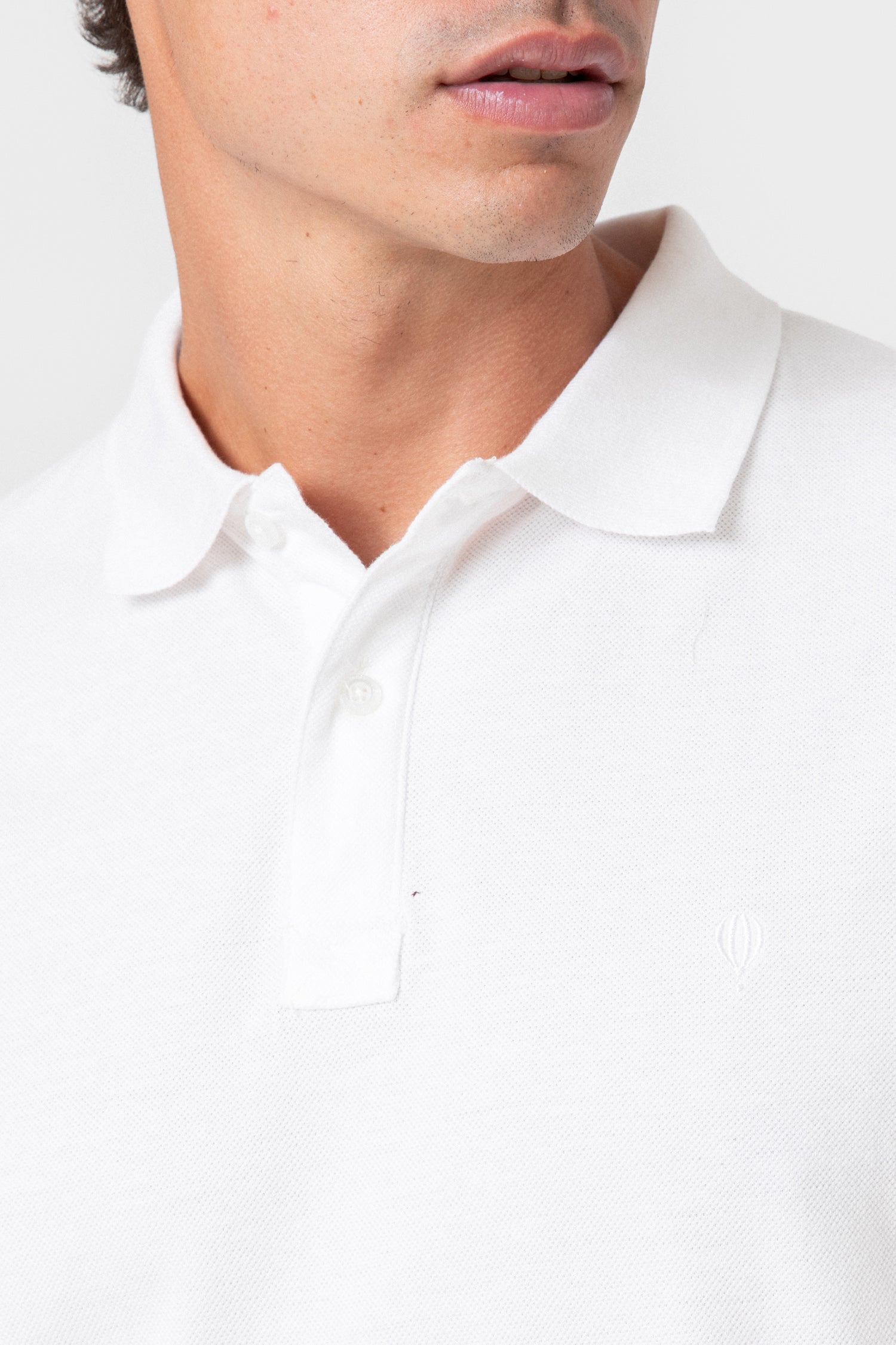POLO BÁSICO REGULAR FIT BLANCO