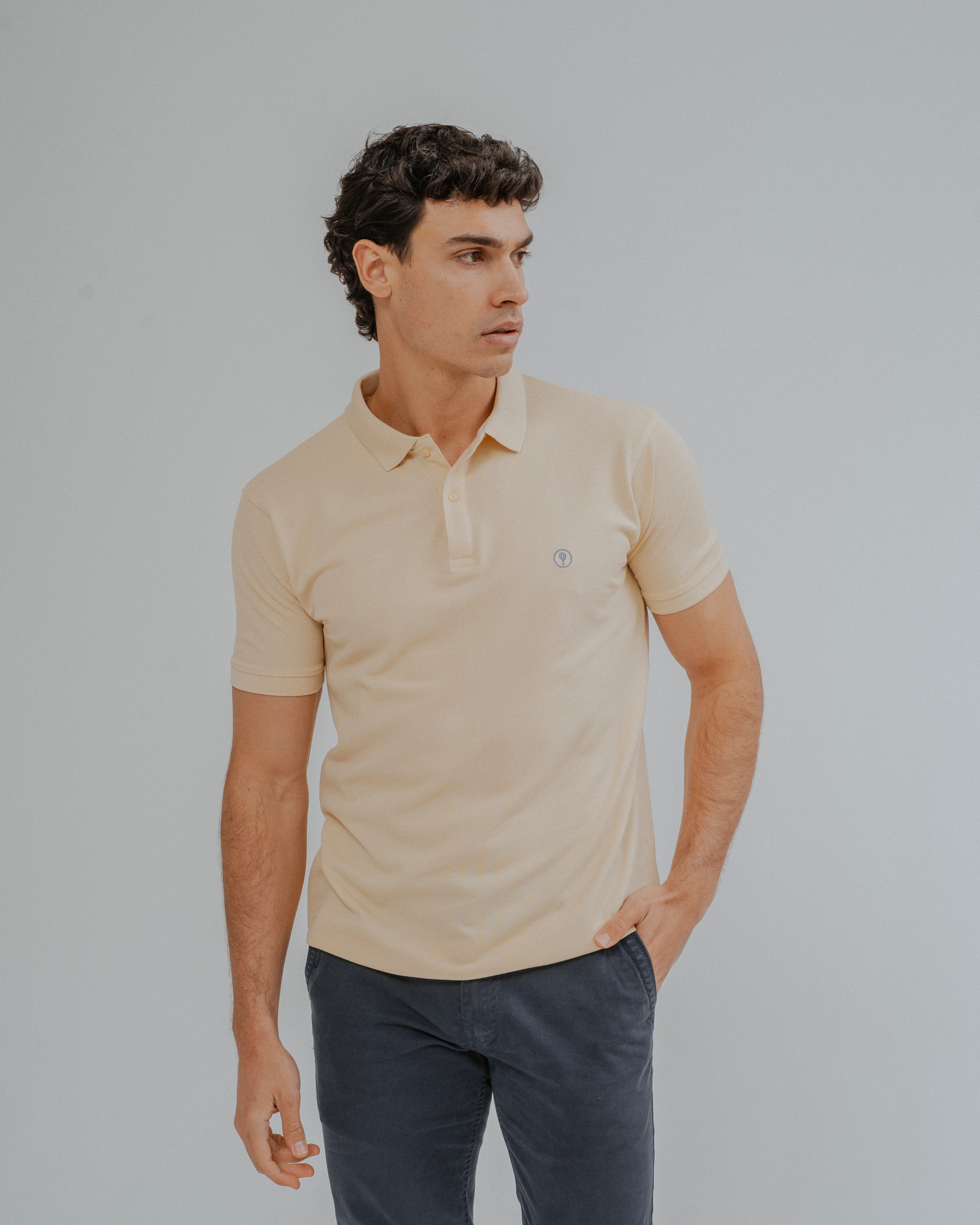 POLO BÁSICO REGULAR FIT AMARILLO