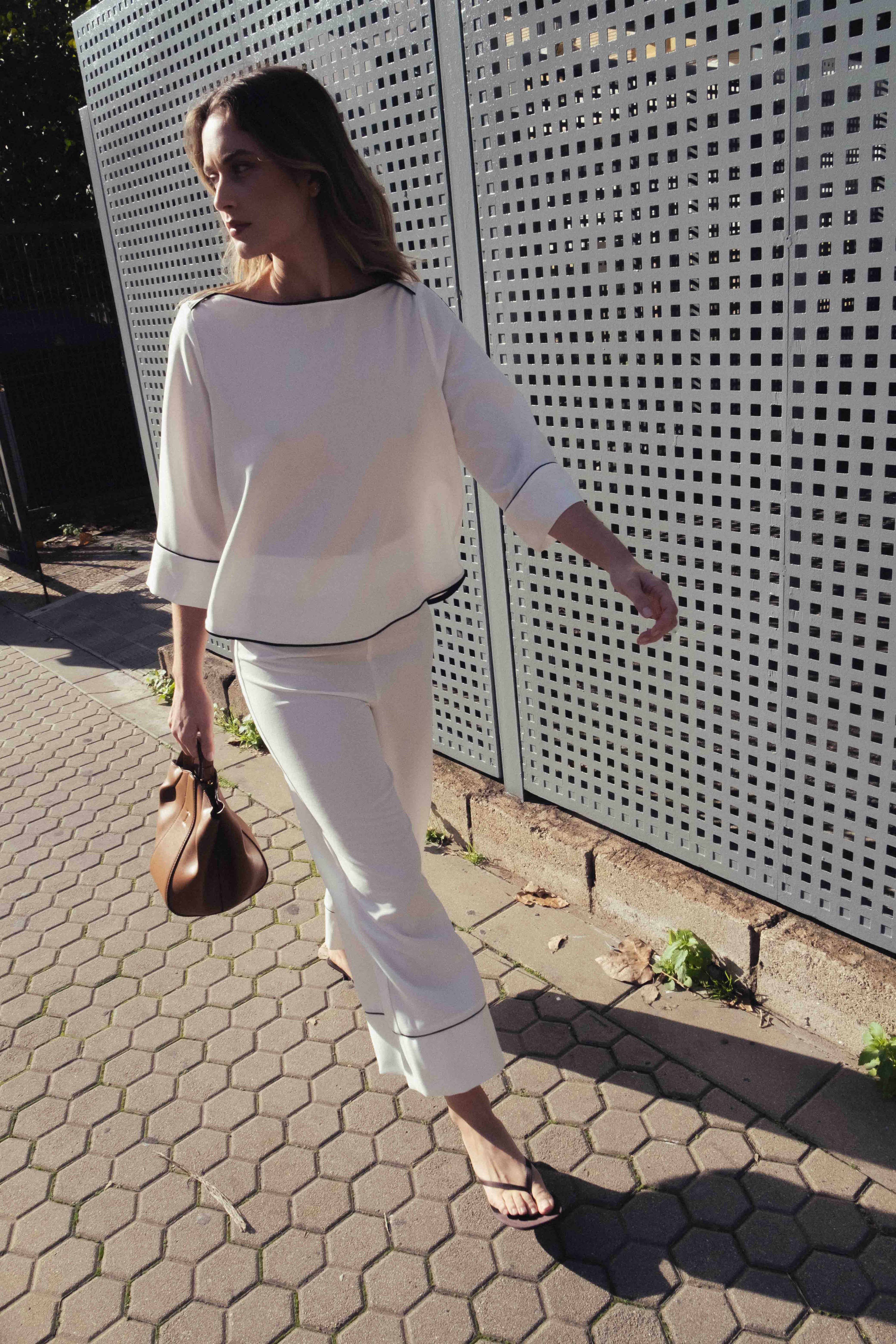 CULOTTE-HOSE MIT KONTRAST-PIPING