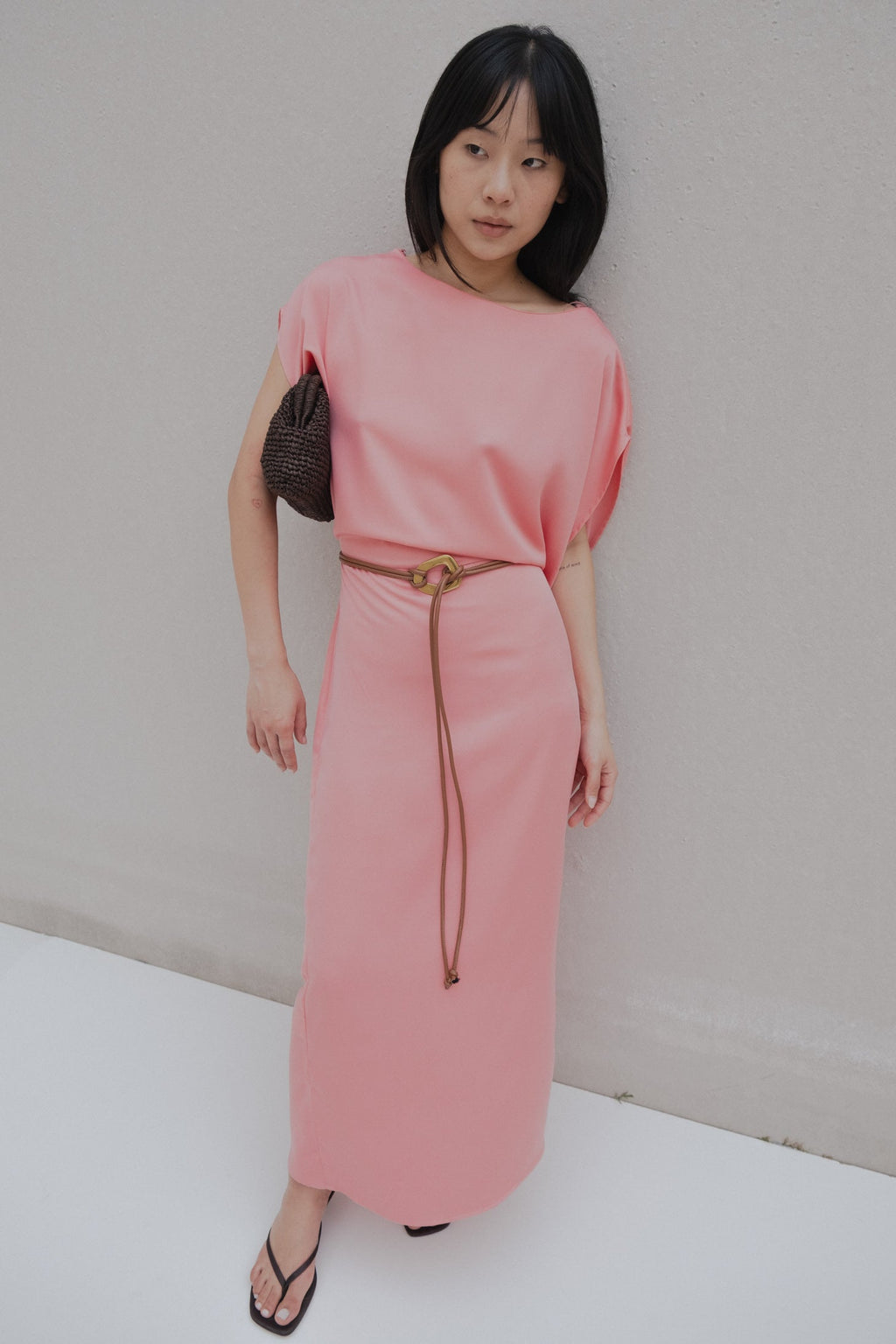 VESTIDO MIDI SATINADO CINTURÓN