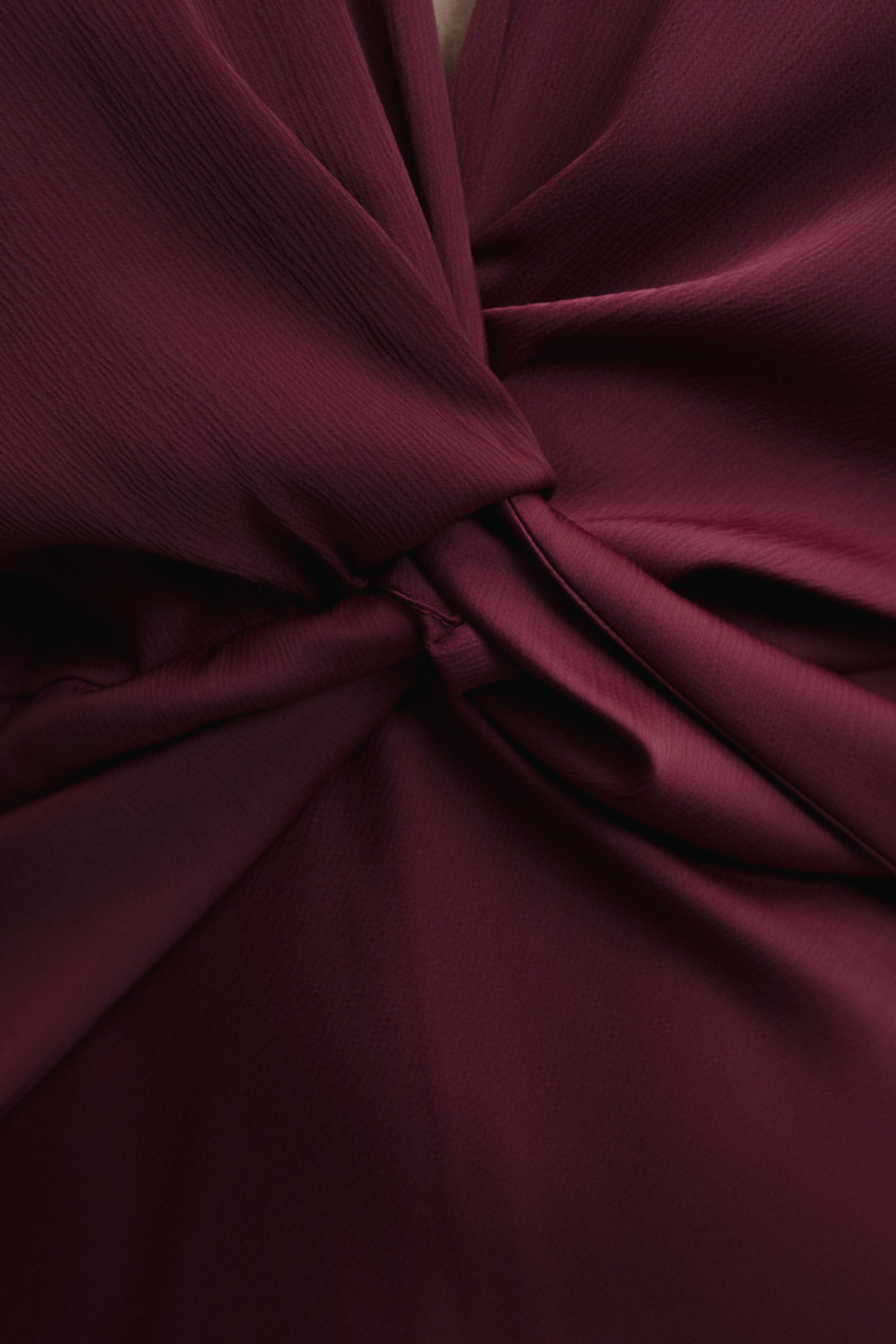 VESTIDO SATINADO NUDO