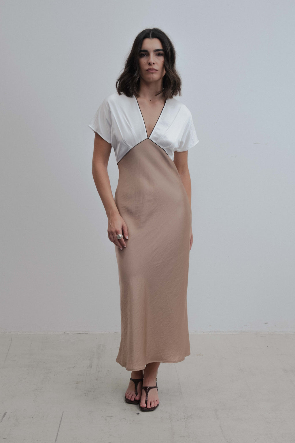 VESTIDO SATINADO VIVOS CONTRASTE
