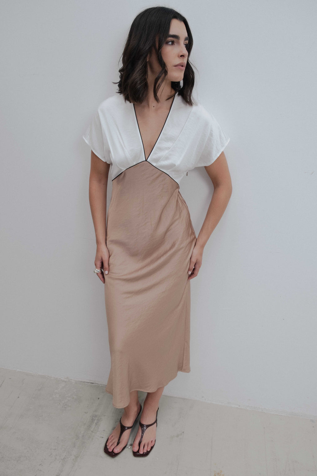 VESTIDO SATINADO VIVOS CONTRASTE