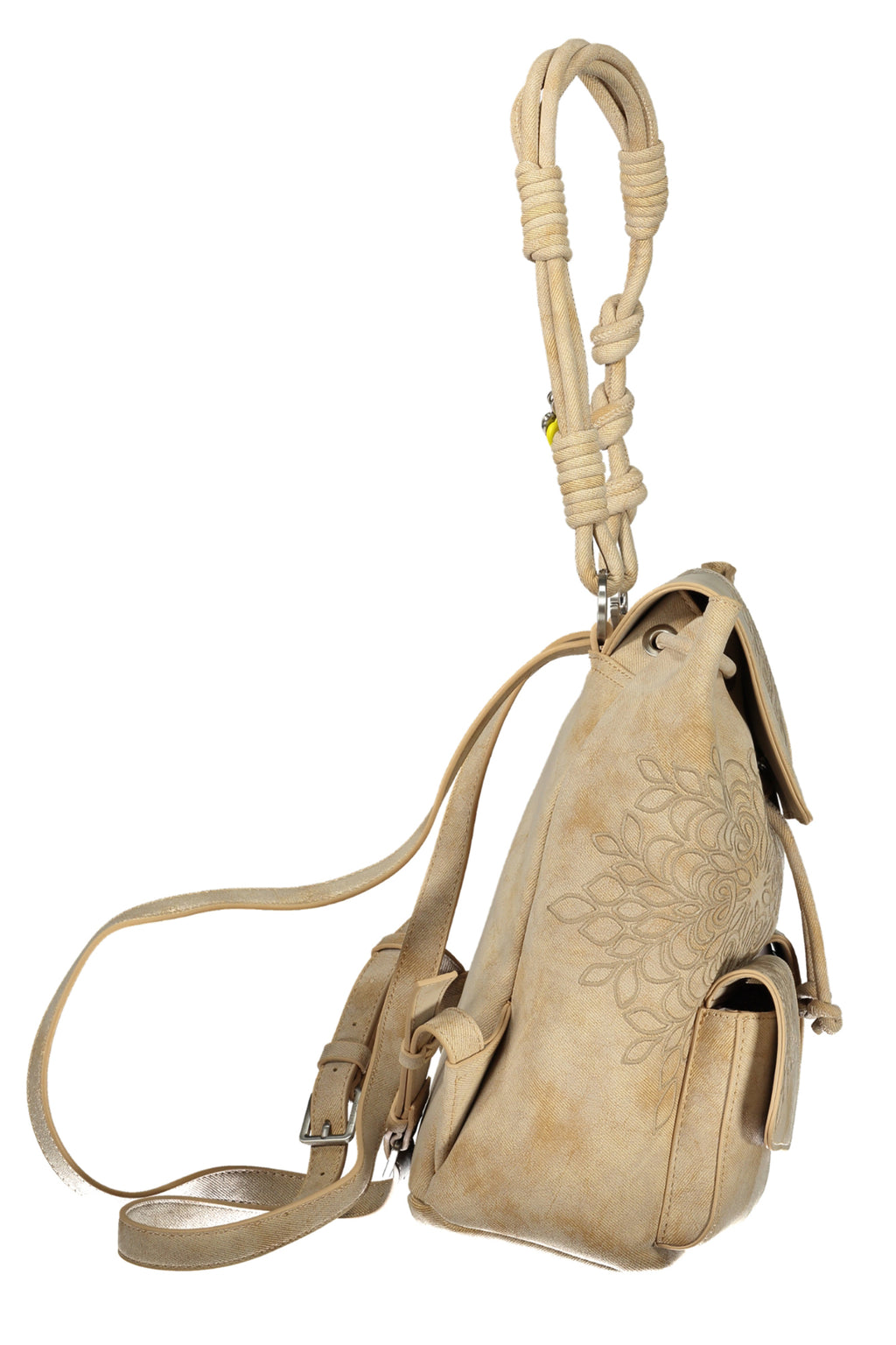 MOCHILA PEQUEÑA SIERRA PRISMA COLOR ARENA. DESIGUAL