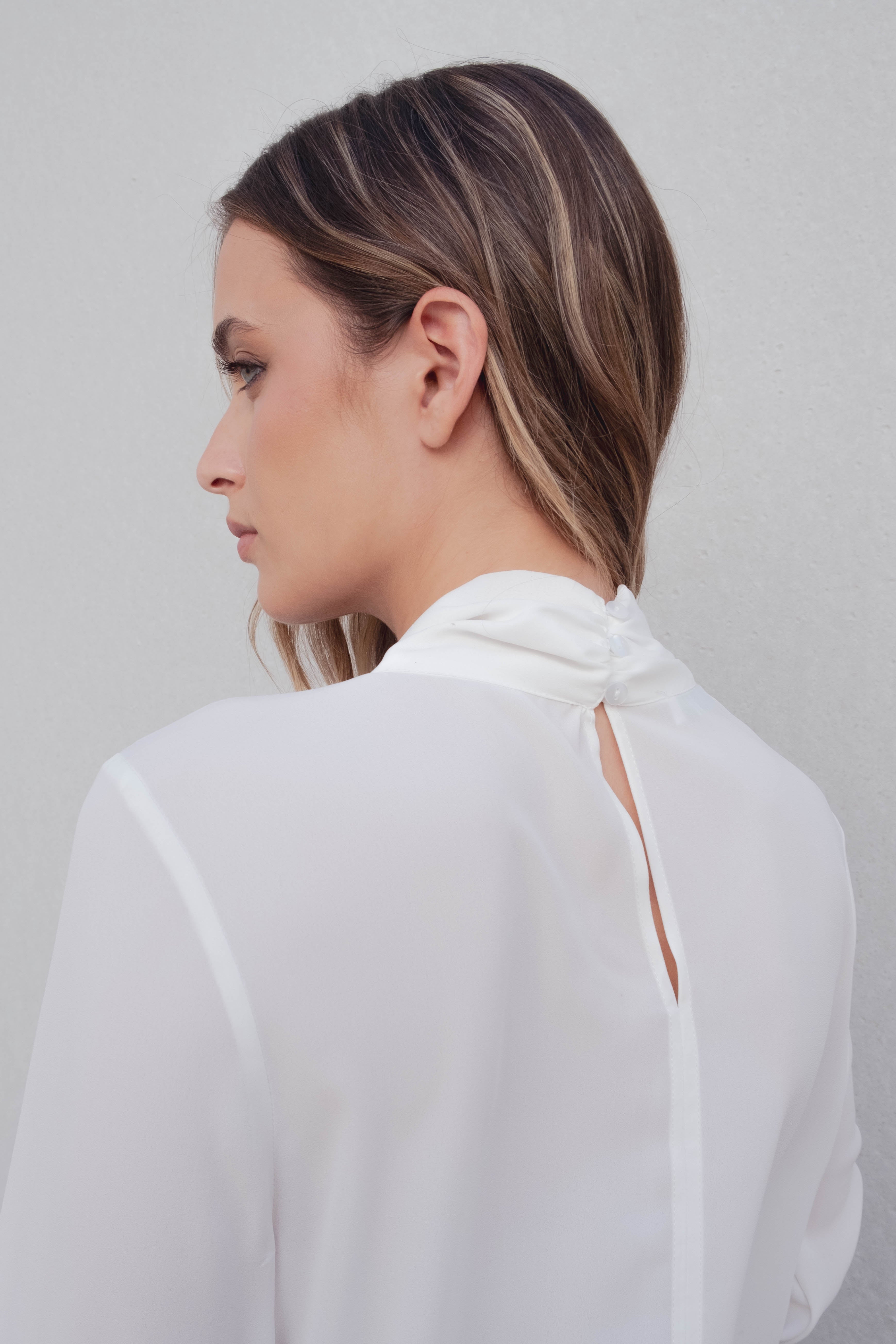 BLUSA LAZADA CUELLO