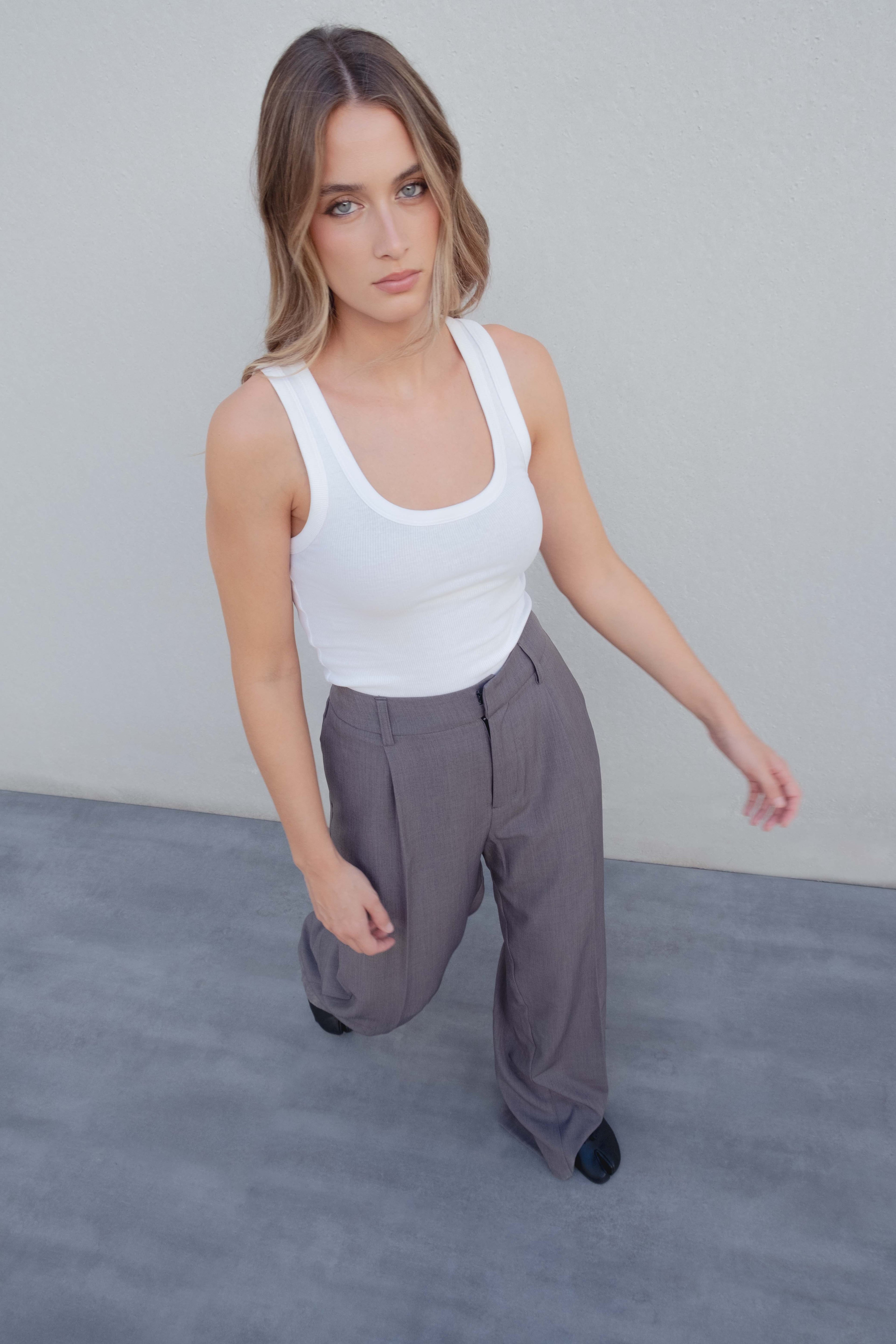 PANTALÓN ANCHO PINZAS