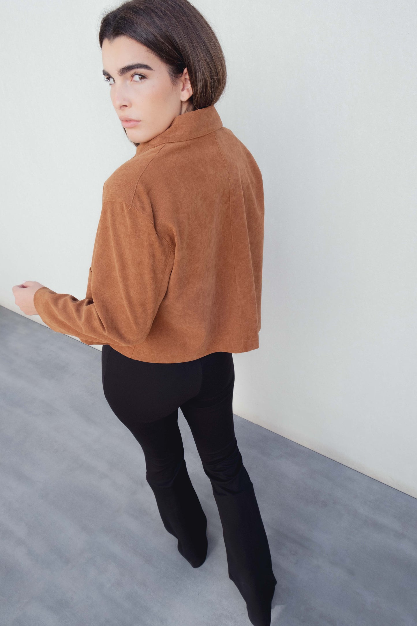 PANTALON PUNTO TEXTURA FLARE