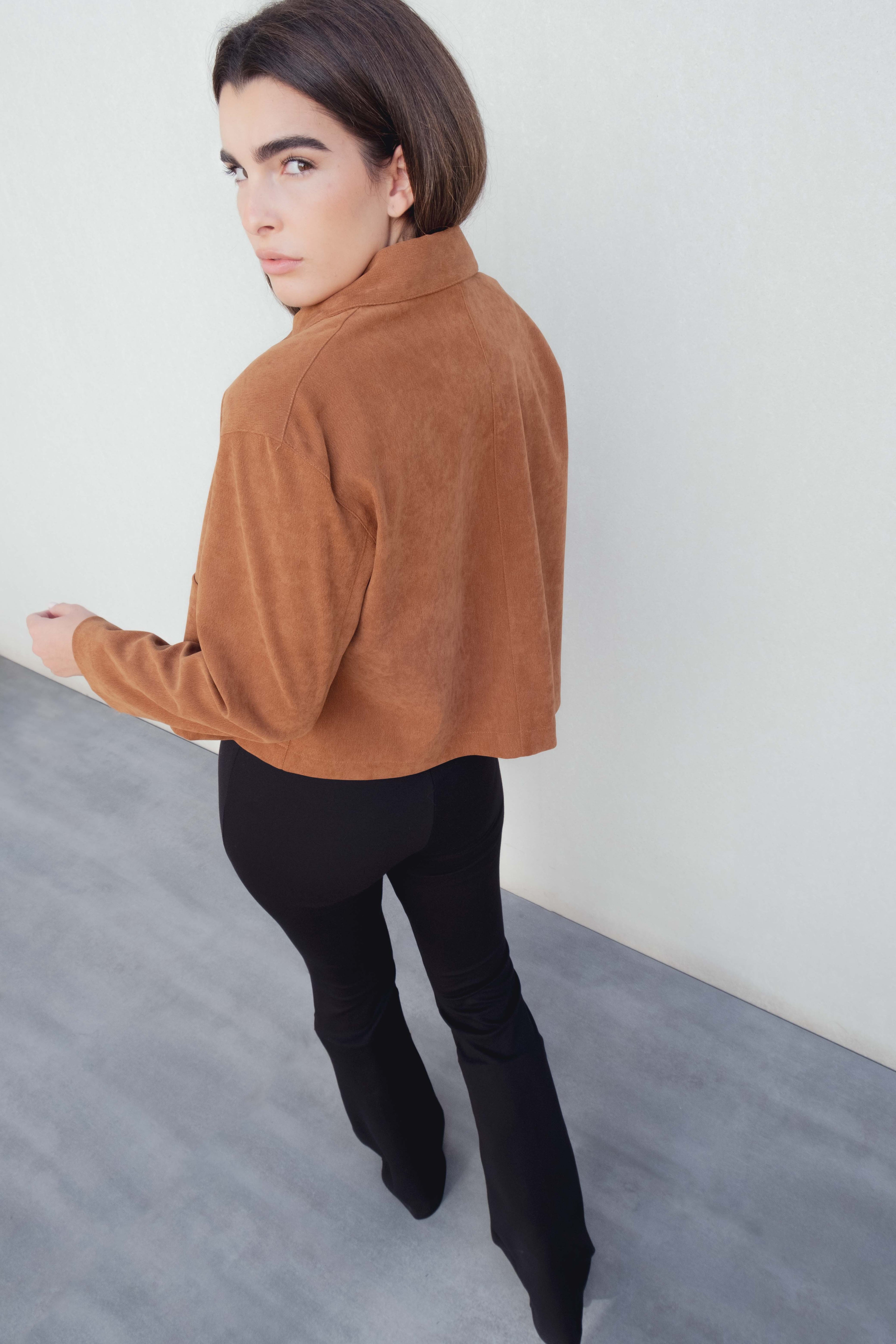 PANTALON PUNTO TEXTURA FLARE