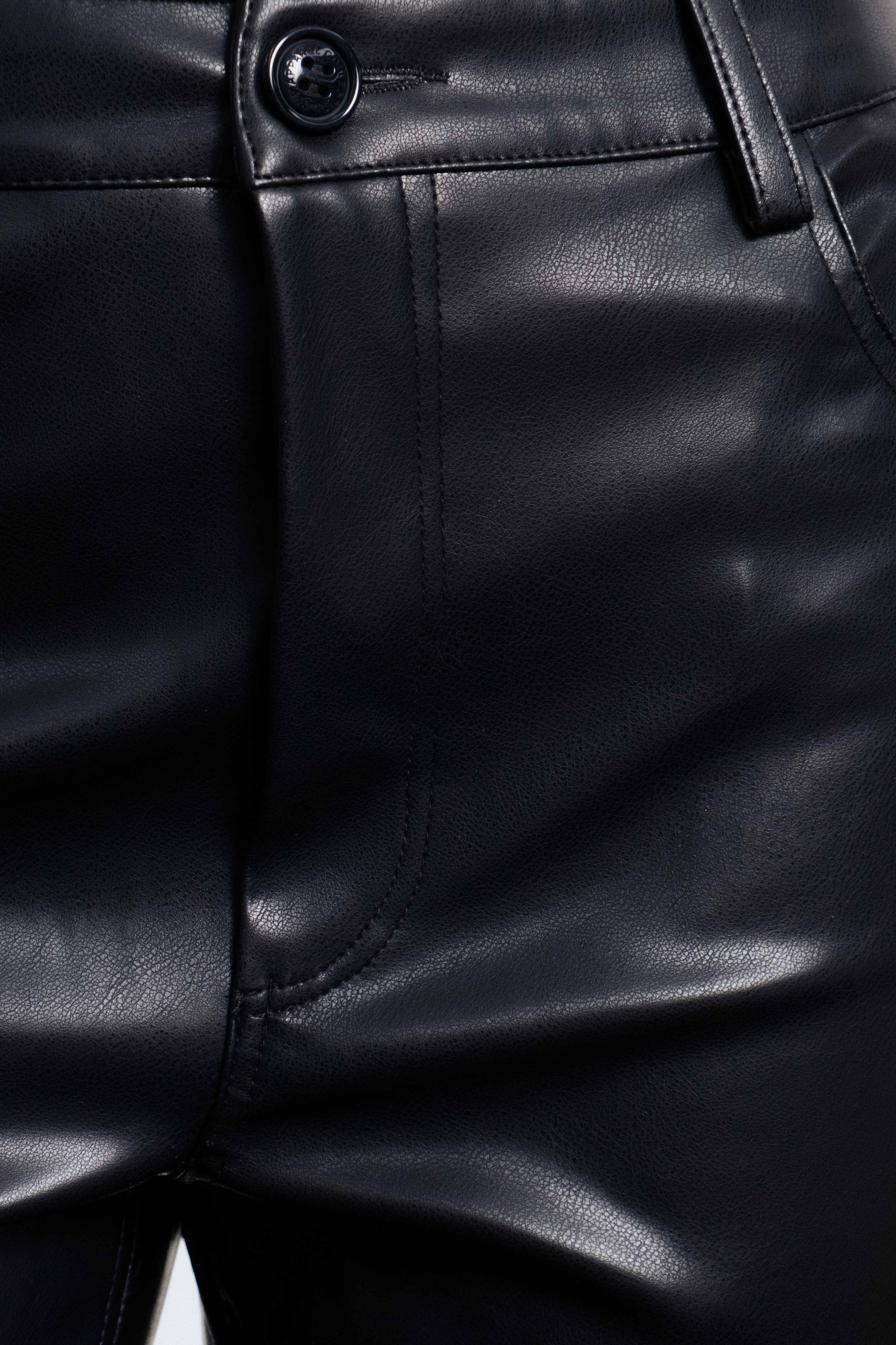 PANTALON EFECTO PIEL