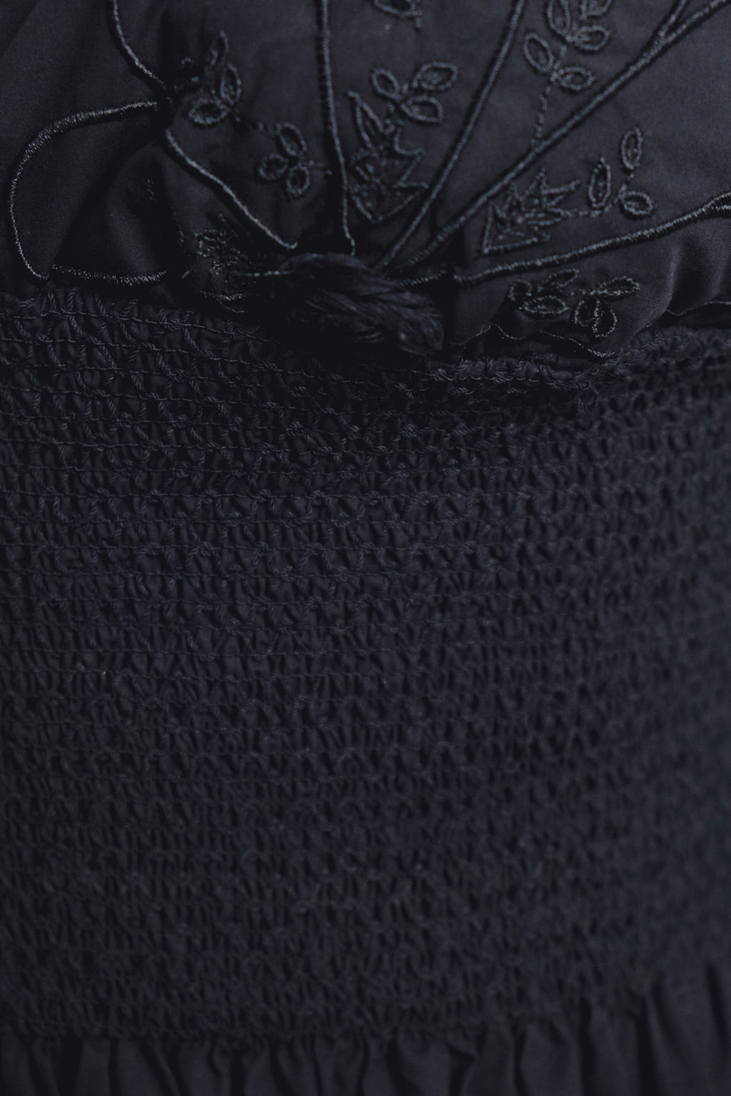 VESTIDO MIDI BORDADO